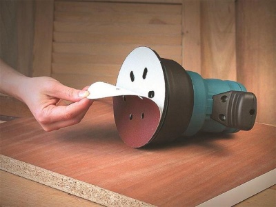 Круг абразивный шлифовальный на липучке 8 отверстий Ø125 P100 (УПАКОВКА ПО 100ШТ) Круг абразивный шлифовальный на липучке 8 отверстий Ø125 P100 (УПАКОВКА ПО 100ШТ)